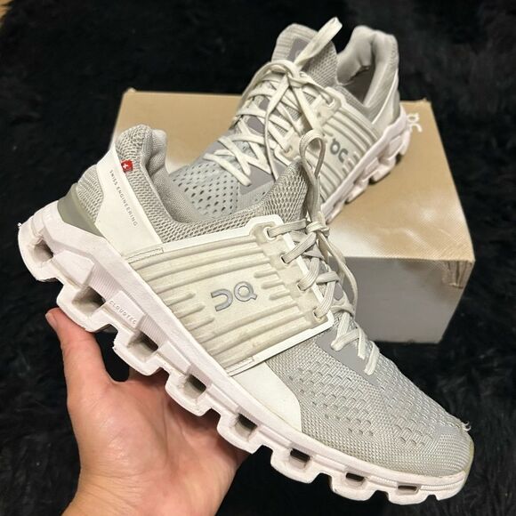 ON CLOUDSWIFT gray white running athletic training lace up shoes sneakers sz 8.5 - Picture 2 of 9